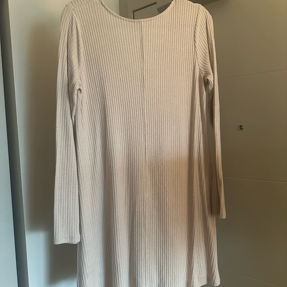 Beige Ribbed V-Neck Tunic - Picture 2 of 3